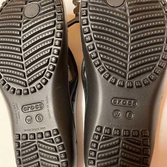NWT NEW Crocs Kadee II Flip Women’s Black Sandals Size 5, color black - Picture 5 of 8